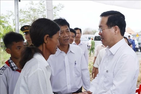 Le président à un événement de bilan de la construction de maisons pour les pauvres à Soc Trang
