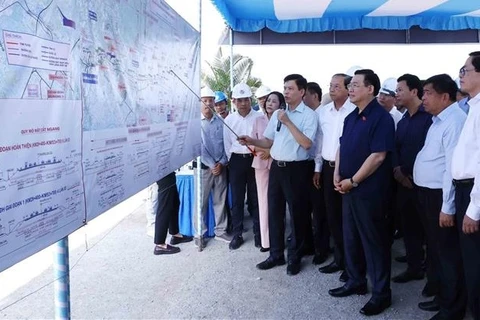 Le président de l'Assemblée nationale inspecte des projets clés à Ba Ria-Vung Tau