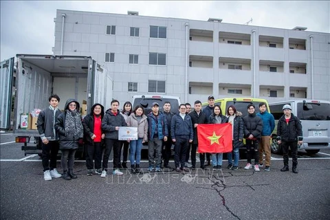 Les Vietnamiens touchés par le séisme au Japon reçoivent une aide