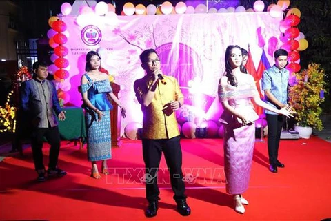 Les étudiants vietnamiens au Cambodge fêtent le Tet traditionnel du Dragon 2024