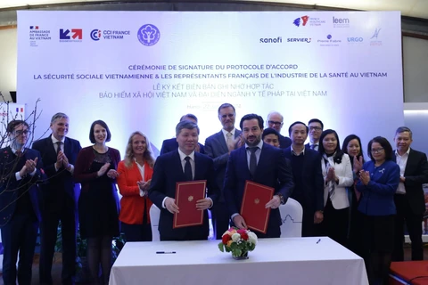 Le Vietnam et la France coopèrent pour améliorer le système pharmaceutique et médical