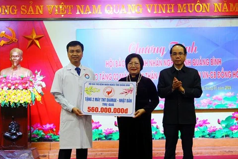 Un don d’appareils d’hémodialyse à l’Hôpital d’amitié Vietnam-Cuba de Dông Hoi