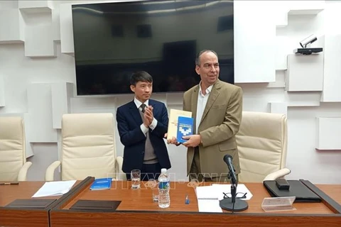 Présentation d’un livre du secrétaire général du PCV Nguyen Phu Trong à Cuba