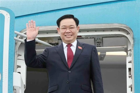 Le président de l’Assemblée nationale quitte Hanoi pour une visite officielle en Chine