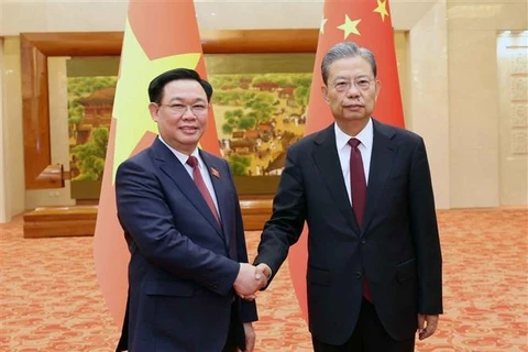 Entretien entre les plus hauts législateurs du Vietnam et de Chine