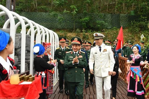 Vietnam-Chine : Echange d’amitié sur la défense des frontières pour la paix et l'amitié