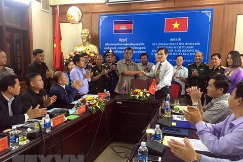 Vietnam et Cambodge proposent de rehausser une porte frontalière internationale