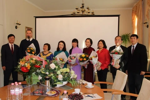 La Journée des enseignants du Vietnam célébrée en Allemagne et au Cambodge