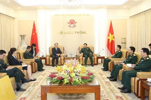 Le général Ngô Xuân Lich reçoit le nouvel ambassadeur de Chine au Vietnam