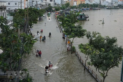 De nombreuses rues de Ho Chi Minh-Ville inondées