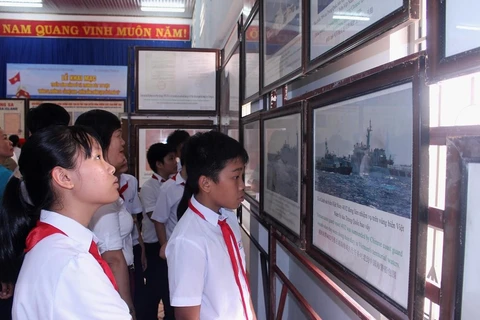 Exposition sur les archipels de Hoang Sa et Truong Sa à Binh Thuan 