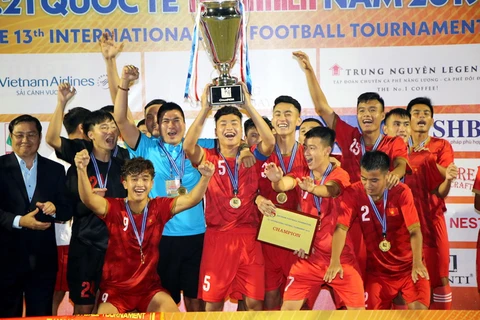 Le Vietnam continue de devenir le champion du tournoi U21 du journal Thanh Nien 2019