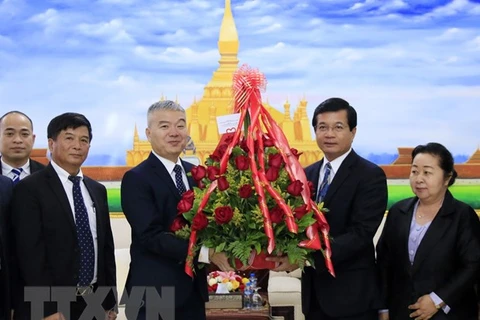 Le Vietnam félicite le Laos pour son 44e anniversaire de la Fête nationale