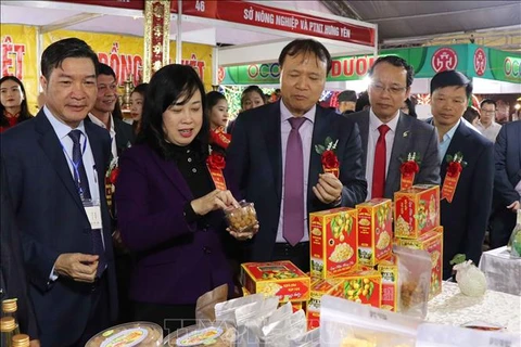 Ouverture de la foire sur l’industrie auxiliaire et de produits OCOP du delta du fleuve Rouge