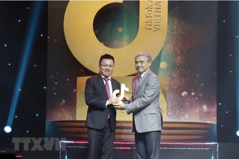 TikTok Awards Vietnam : Factcheckvn devient la "Chaîne de médias communautaire de l’année"