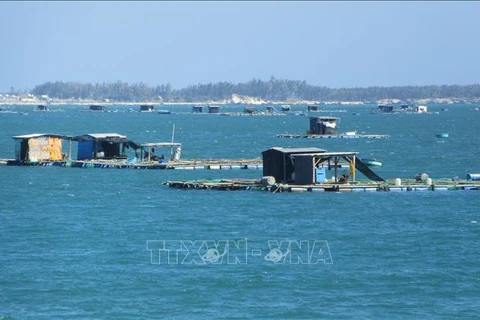 Développer l'aquaculture marine industrielle combinée au tourisme