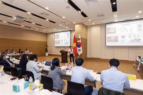 Séminaire sur la coopération avec des intellectuels vietnamiens en R. de Corée
