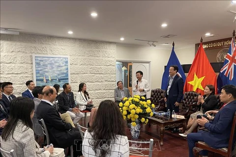 Une délégation du Comité d'État chargé des Vietnamiens d'outre-mer en visite en Australie
