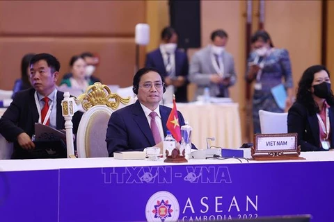 41e Sommet de l'ASEAN : le PM vietnamien affirme l'importance de maintenir la solidarité 
