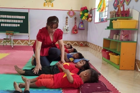 Pour donner une bonne éducation aux enfants de Lai Châu