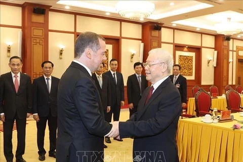 Le leader du PCV s'entretient avec le président du Parti Russie unie