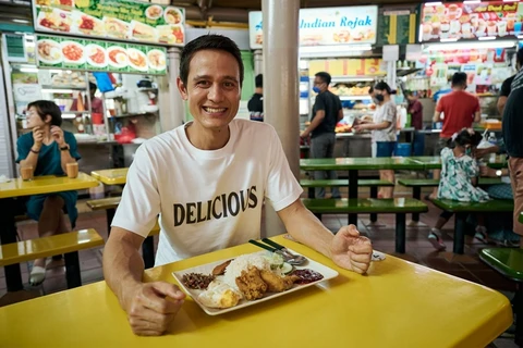 La star culinaire de YouTube, Mark Wiens, révèle cinq plats incontournables à Hanoï