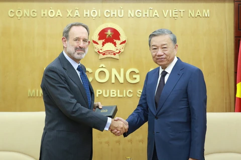 Le Vietnam et l'Italie renforcent leur coopération en matière d'application des lois