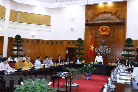 Le PM Nguyen Xuan Phuc préside une réunion sur l’organisation du Vesak 2019