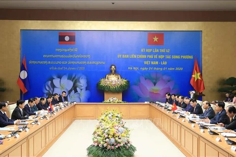 La 42e session du Comité intergouvernemental de la coopération bilatérale Vietnam - Laos