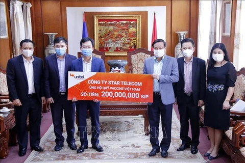 Une coentreprise Vietnam-Laos soutient le Fonds de vaccins contre le COVID-19