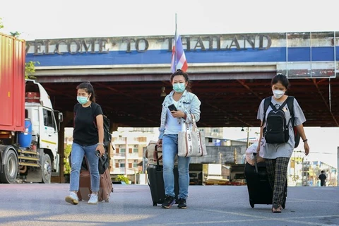 La Thaïlande retire le COVID-19 de sa liste des maladies entraînant un refus d'entrée 