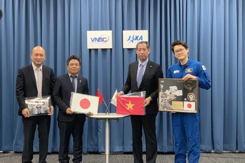 Le Vietnam reçoit des objets du Japon pour une exposition au musée du cosmos