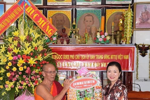 Chol Chnam Thmay : une délégation du CC du FPV se rend à Bac Lieu