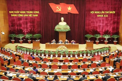 Ouverture du 10e Plénum du Comité central du Parti communiste du Vietnam (XIIe mandat) 