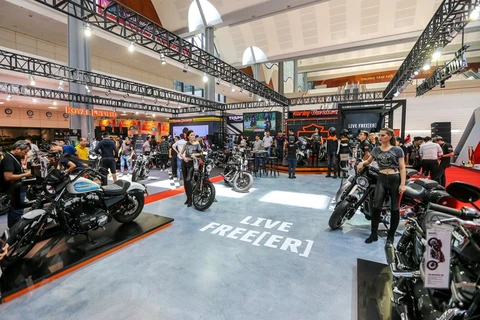 Salon international de l'automobile et des industries auxiliaires 