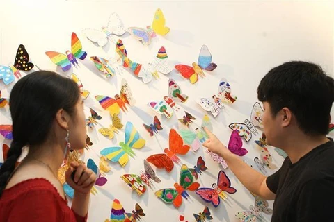 République de Corée-Vietnam: ouverture de l'exposition "Se transformer en papillon"