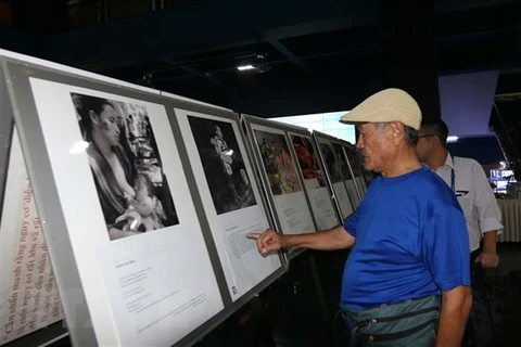 Ouverture d'une exposition de photos sur les victimes de guerre vietnamiennes et japonaises