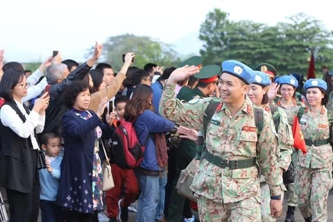 Le 75e anniversaire de la fondation de l'Armée populaire du Vietnam 