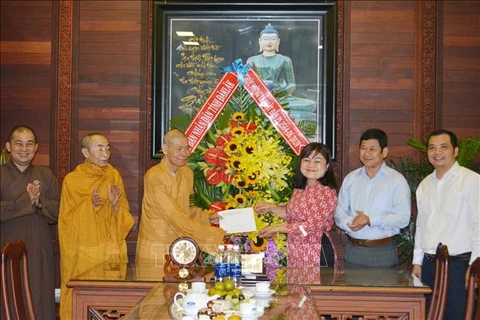 Vesak 2020: félicitations à des établissements bouddhiques à Dak Lak et Vinh Long