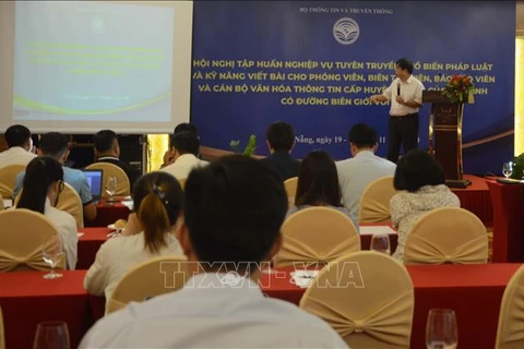 Amélioration des compétences de propagande sur la situation à la frontière Vietnam-Laos