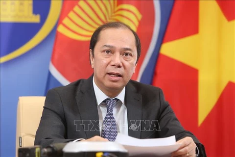 Le Vietnam participe à une réunion virtuelle des hauts officiels de l'ASEAN