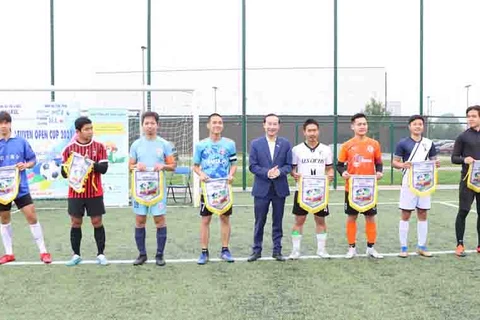 Tournoi de football des étudiants vietnamiens en Belgique en faveur du fonds de vaccin