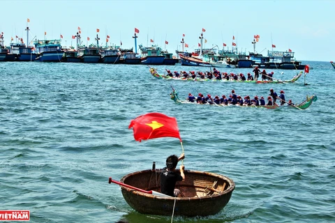 La course de bateaux "Tu Linh" à Ly Son 
