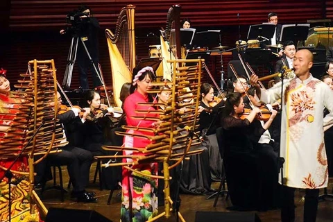 Le chef d’orchestre Dông Quang Vinh, ambassadeur de la musique
