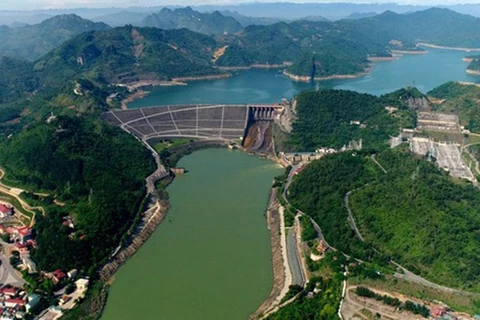 70 millions d'euros pour l'agrandissement de la centrale hydroélectrique de Hoa Binh