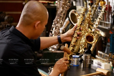 Rencontre avec le "médecin" du saxophone" Nguyen Duy Khang 