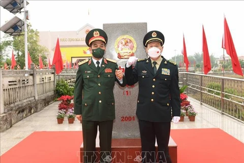 Le 7e échange d'amitié de la défense frontalière Vietnam-Chine