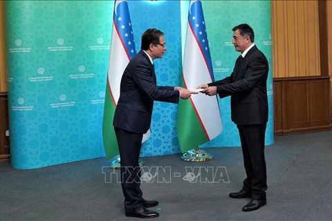 Le Vietnam et l'Ouzbékistan renforcent leur coopération en tous domaines