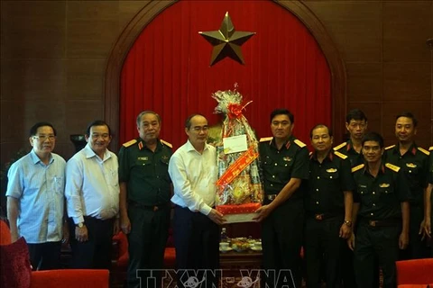 Meilleurs vœux du Têt à des unités des forces armées de Ho Chi Minh-Ville