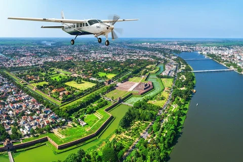 Contempler la beauté de Hue-Da Nang à bord d’un aéroglisseur